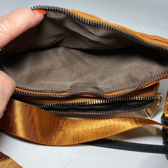 Argyle Tan Faux Leather Chest/Crossbody/Fanny Pack Bag NWT - Picture 2 of 4